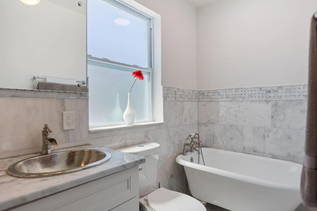 Las Olas Villa With Heated Salt Water Pool Форт Лодърдейл Екстериор снимка